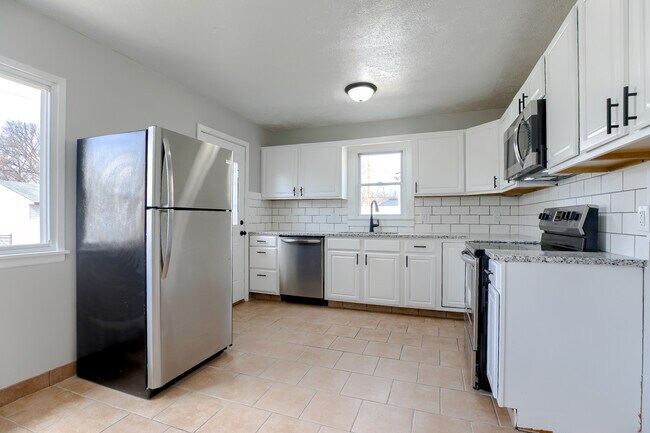 Kitchen - 4184 S 61st Ave