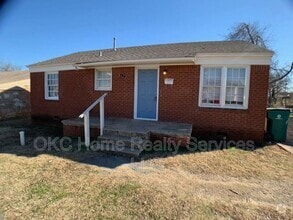 Building Photo - 720 NE 34th Terrace