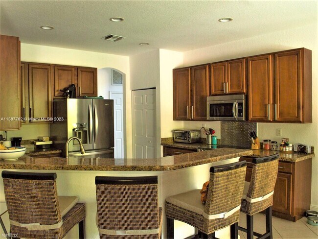 Foto del edificio - 5 br, 4 bath House - 3981 W Whitewater Ave