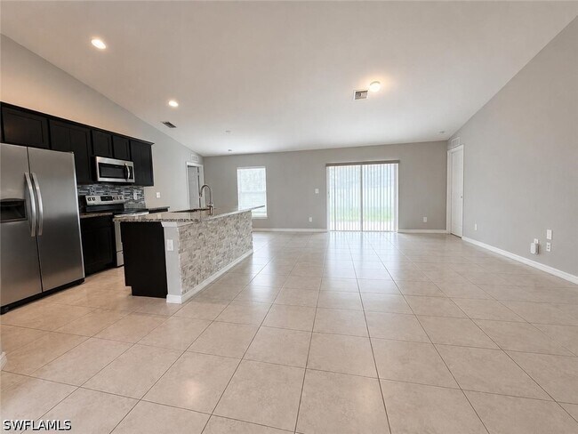 Foto del edificio - 2837 NW 19th Pl