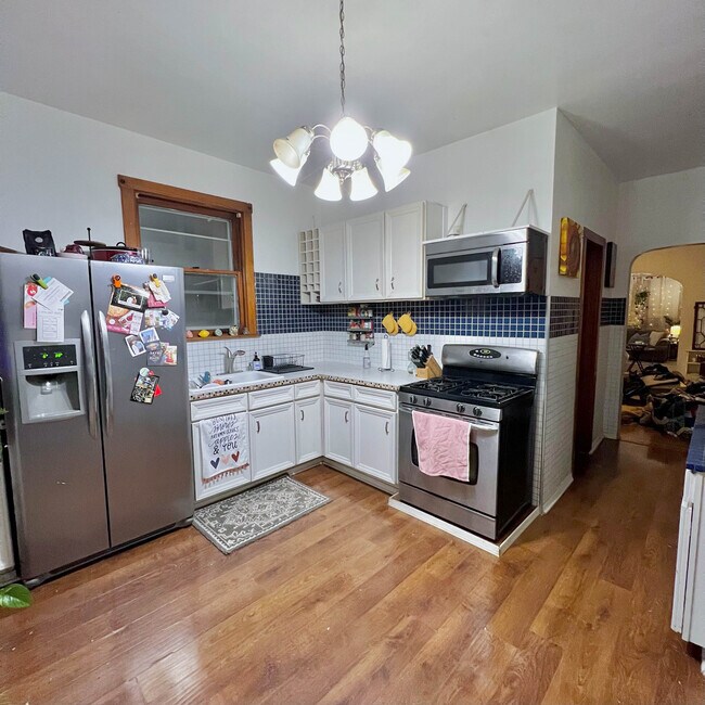 Foto del edificio - 2839 N Southport Ave