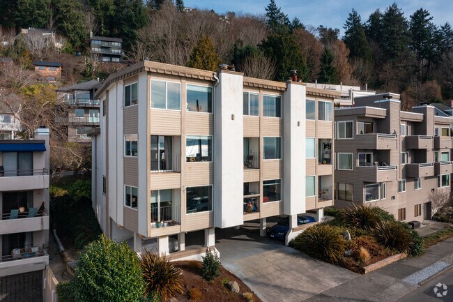 Foto del edificio - 4224 Beach Dr SW