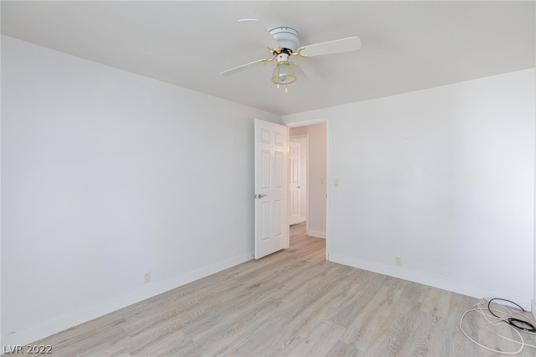 Primary Photo - 3950 Effinger Rd