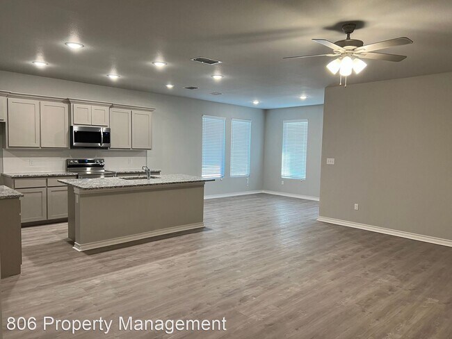 Foto del edificio - 3 br, 2 bath House - 7803 96th St