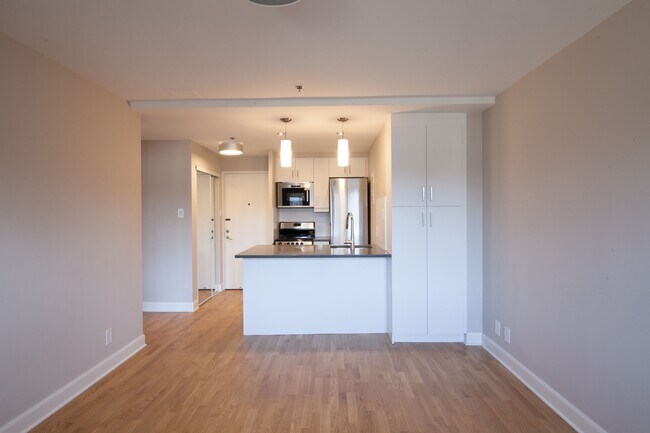 Photo du bâtiment - 3455 Rue Aylmer