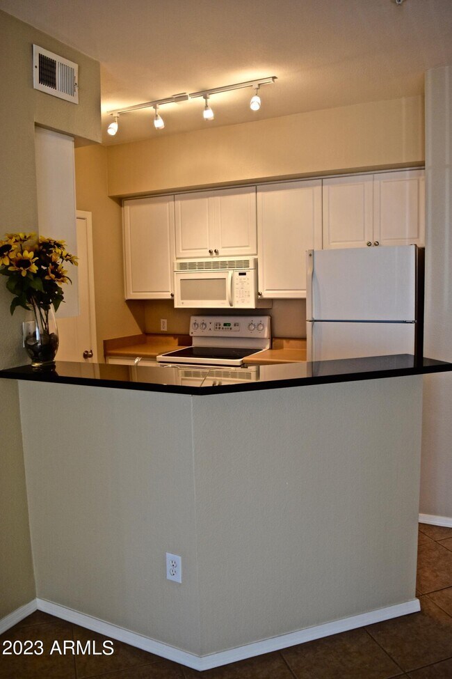 Foto del edificio - 1701 E Colter St