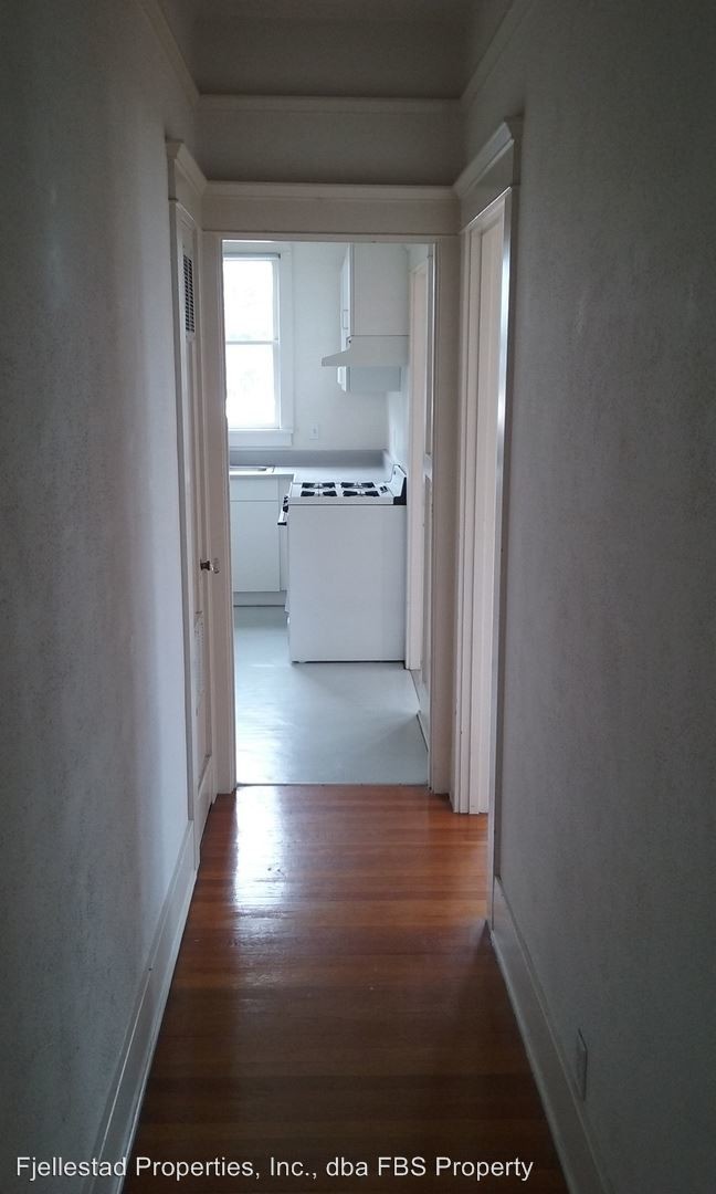 Foto del edificio - 3002-3006 Fifth Ave