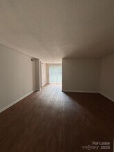 Building Photo - 2026 Harvest Ln