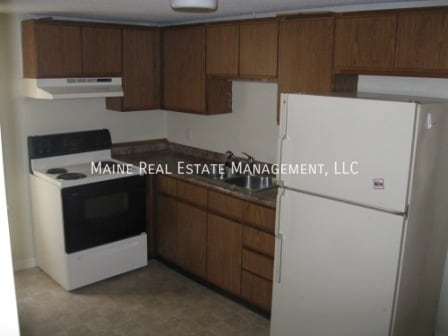 Building Photo - 15 Elm St