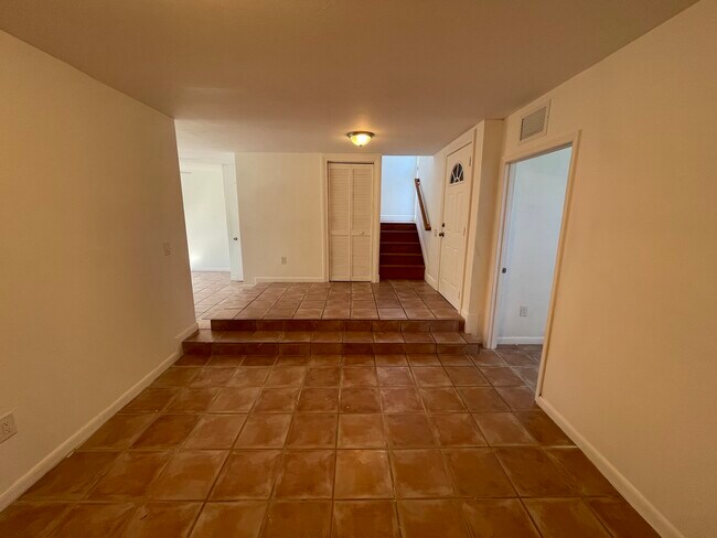 Building Photo - 7110 SW 112th Ct