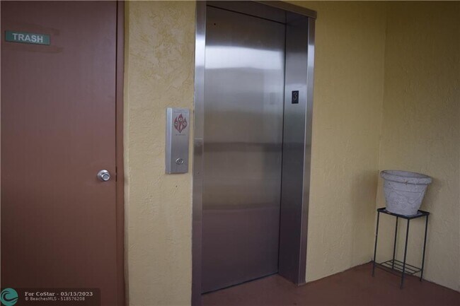 Foto del edificio - 2085 Coral Ridge Dr