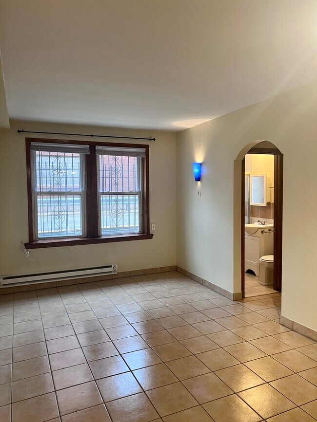 Foto del edificio - 842 W Ainslie St