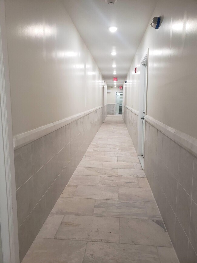 Foto del edificio - 44 Bergen Blvd