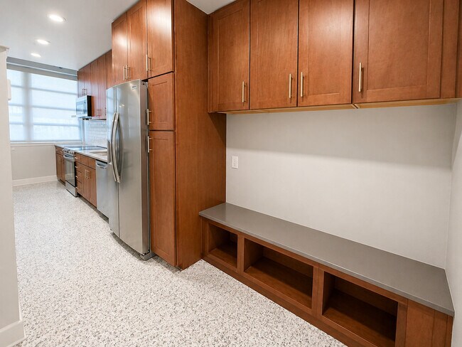 cocina/entrada - Paradigm Apartments