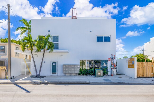 Building Photo - 475 SW 7th St
