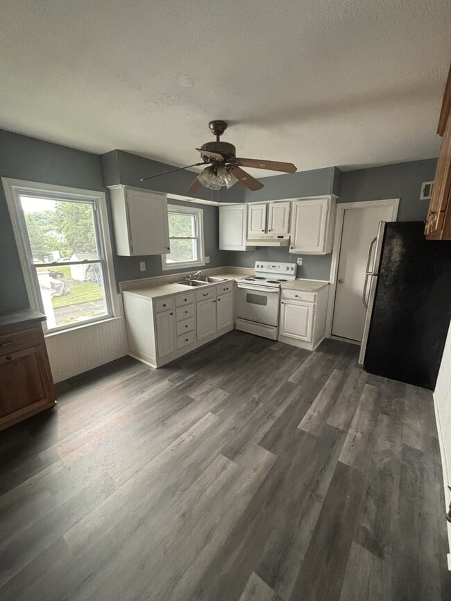 Building Photo - 49 Atkins Ave