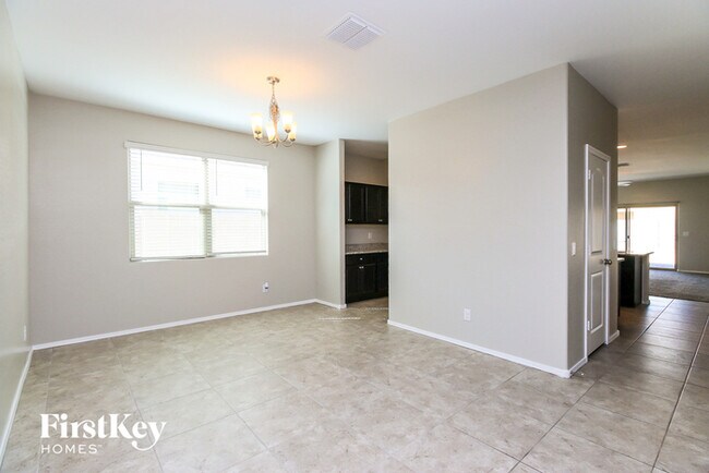 Foto del edificio - 10386 E Marigold Ln