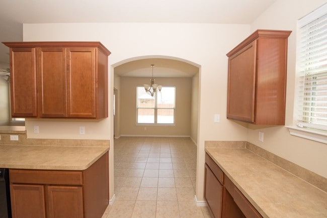 Building Photo - 5549 Thunder Bay Dr