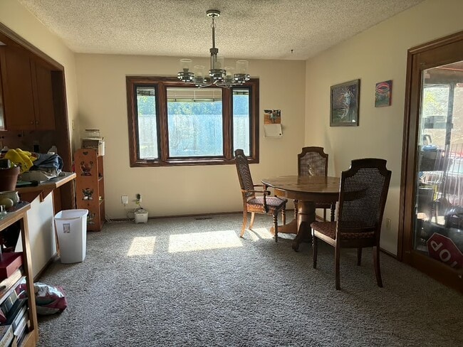 Building Photo - 200 Arrowhead Dr