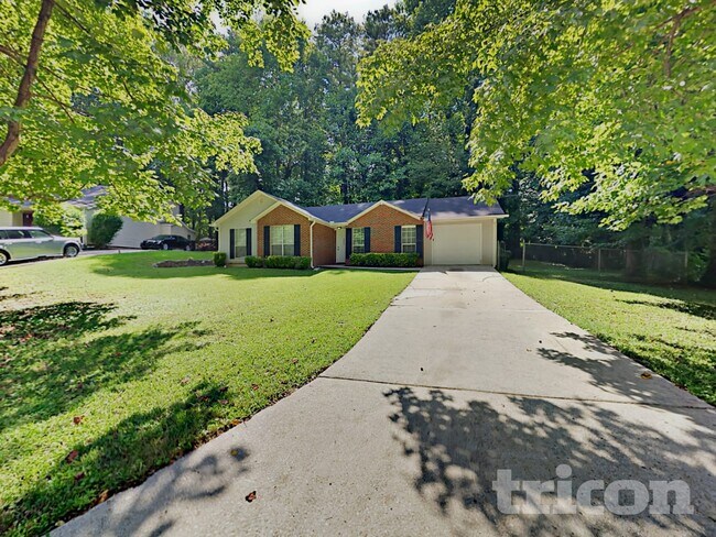 Building Photo - 2033 Pine Cone Dr SW