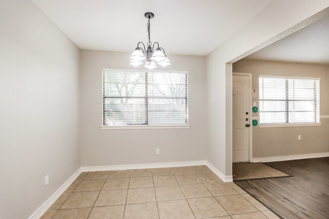 Foto del edificio - 4931 Fitzwater Dr