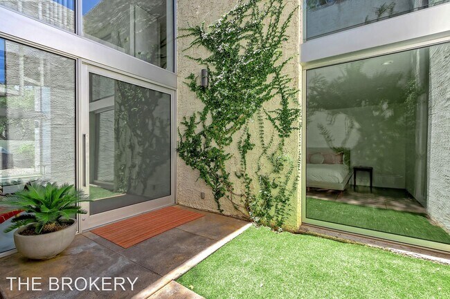 Foto del edificio - 2 br, 2 bath House - 4638 N. 40th Street