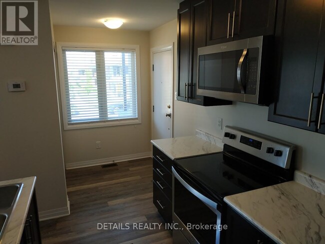 Building Photo - 440 Via Verona Ave