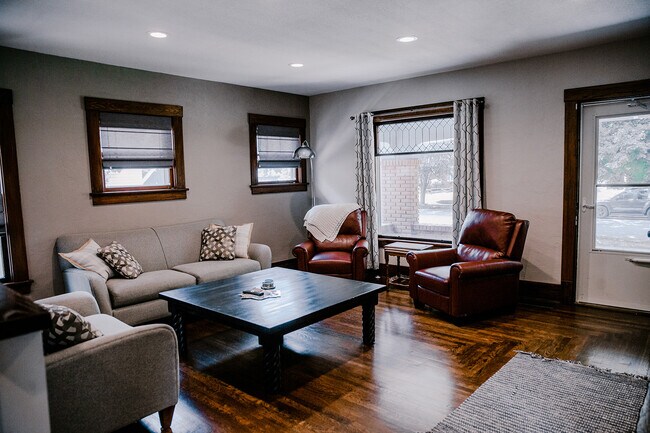 Building Photo - 721 Highland Ave