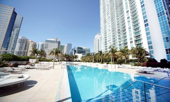 Foto del edificio - 950 Brickell Bay Dr
