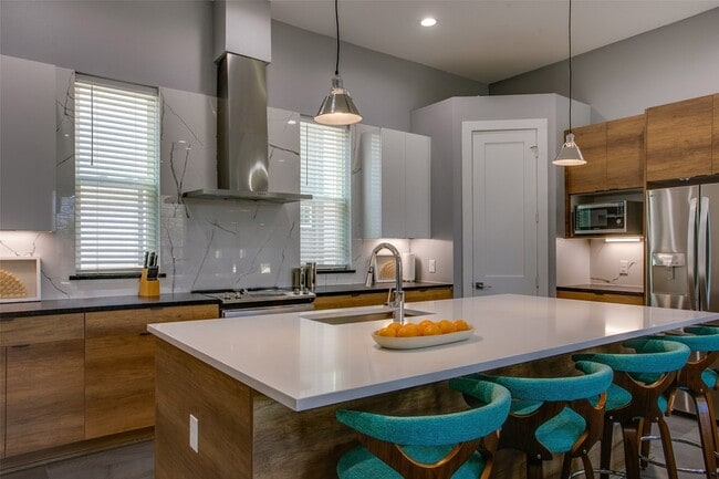 Photo - 2239 Lovedale Ave Apartment