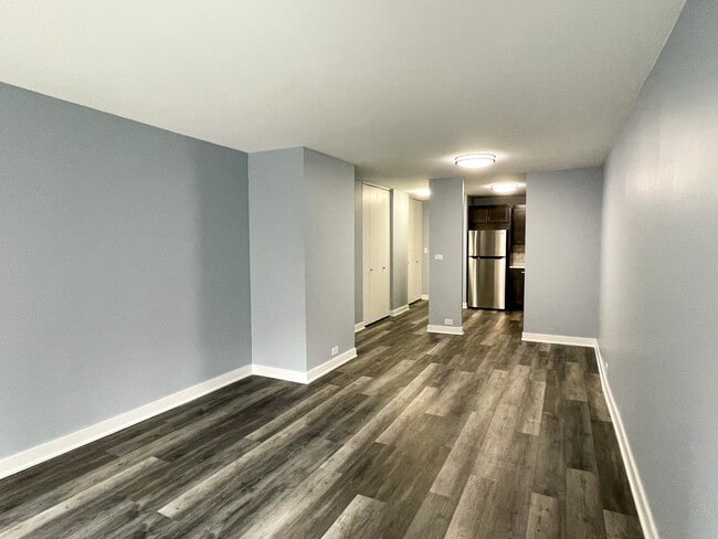Building Photo - 2020 N Lincoln Park W