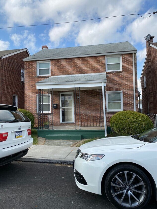 Primary Photo - 3 br, 1 bath House - 333 LIBERTY COURT