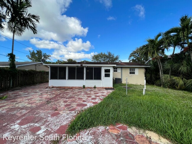 Building Photo - 3 br, 2 bath House - 2448 SW 42nd Terrace
