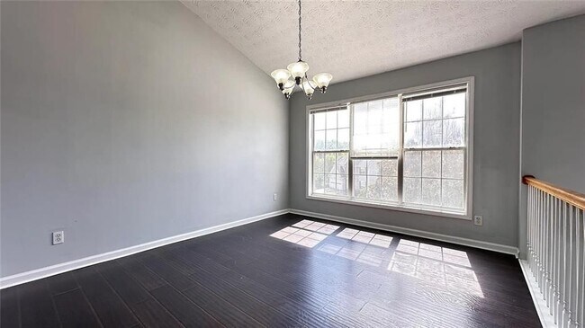 Foto del edificio - 641 Tower Hill Ct