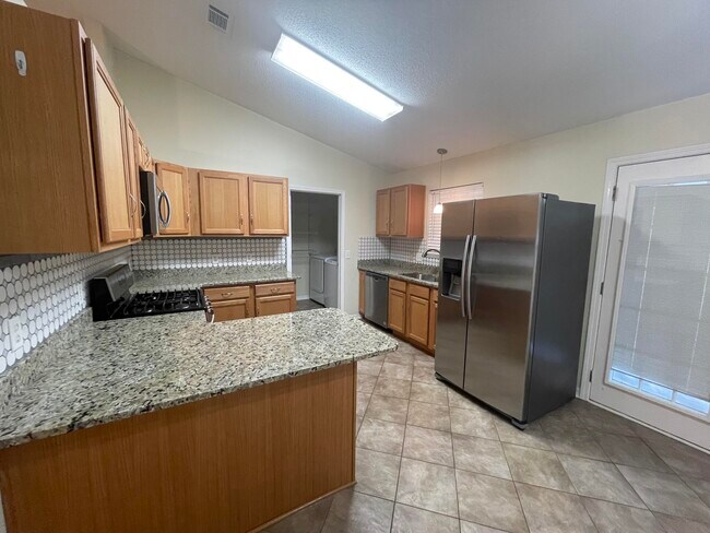 Building Photo - 105 Steeplechase Dr