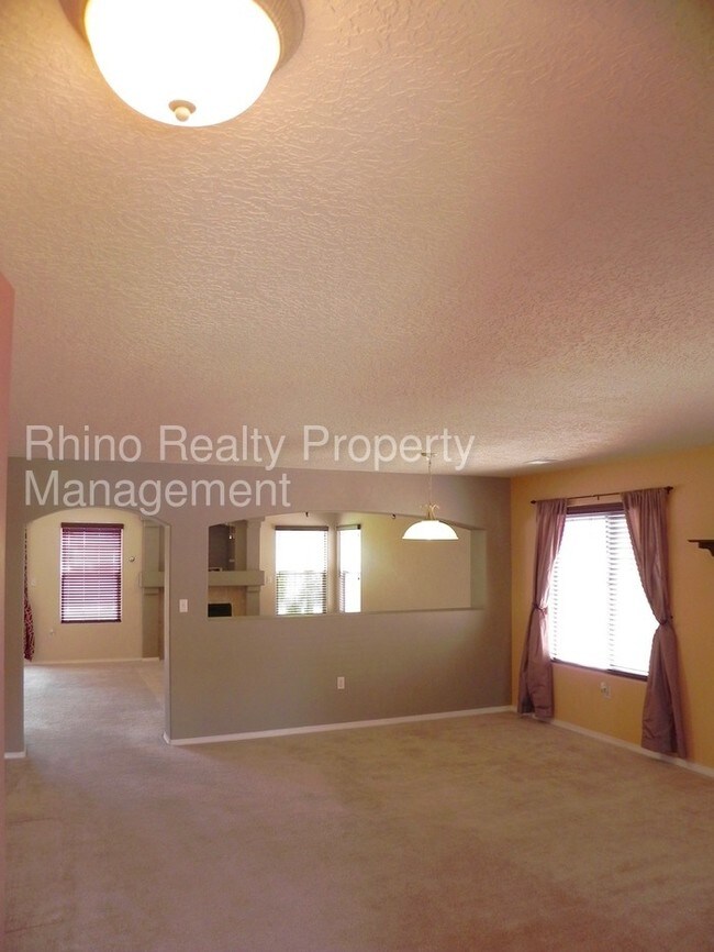 Foto del edificio - 1281 Colibri Ave NW