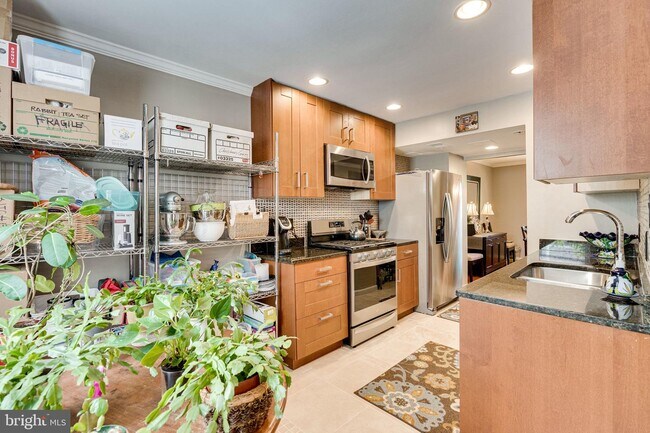 Foto del edificio - 9236 Sprucewood Rd