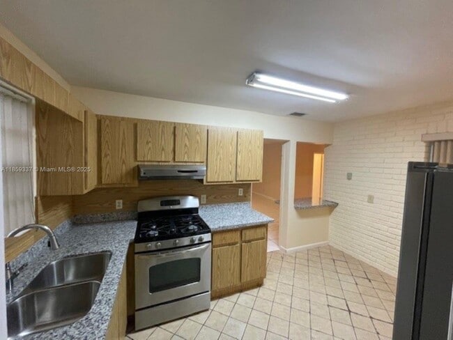 Foto del edificio - 4831 NW 12th St