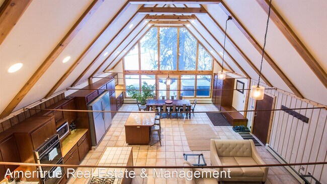 Building Photo - 4 br, 3 bath House - 35 Saint Moritz Terrace