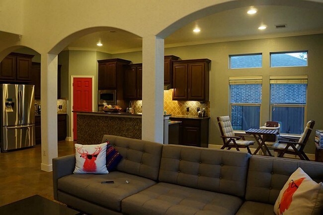Building Photo - 2 Galleta Ct