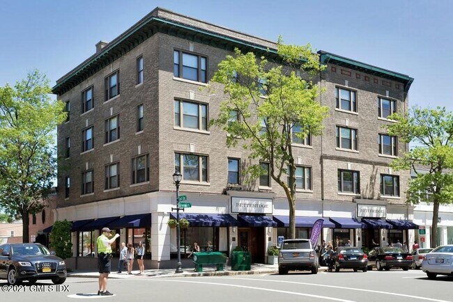 Building Photo - 2 E Elm St