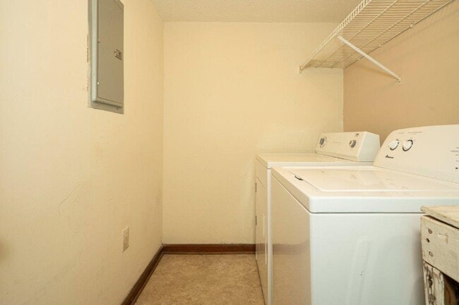 Building Photo - Deerfield Condominiums