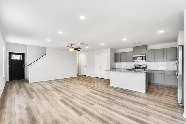 Building Photo - 18802 Glenwood Chase Ct