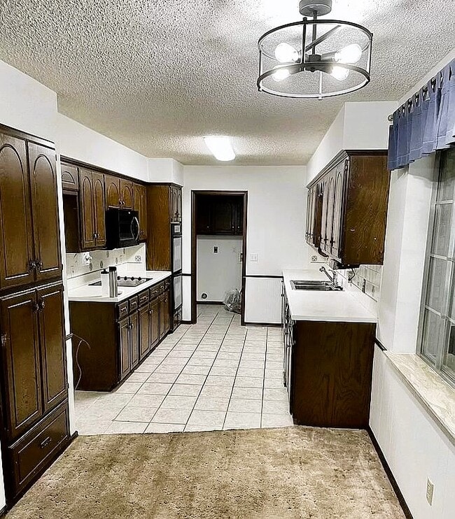 Building Photo - 116 E Lakehurst Dr