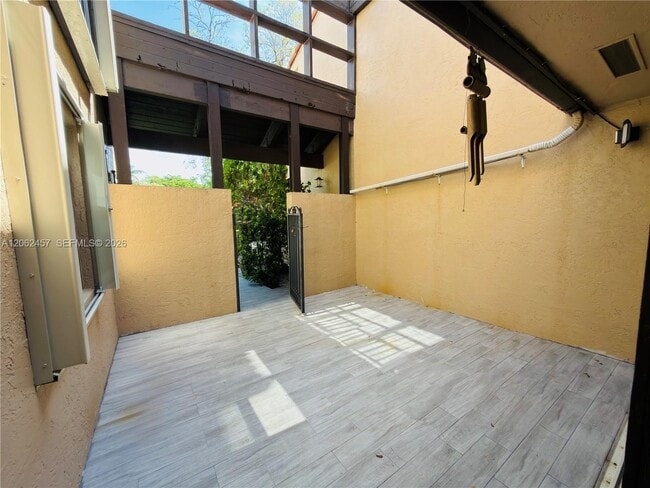 Building Photo - 3957 Adra Ave