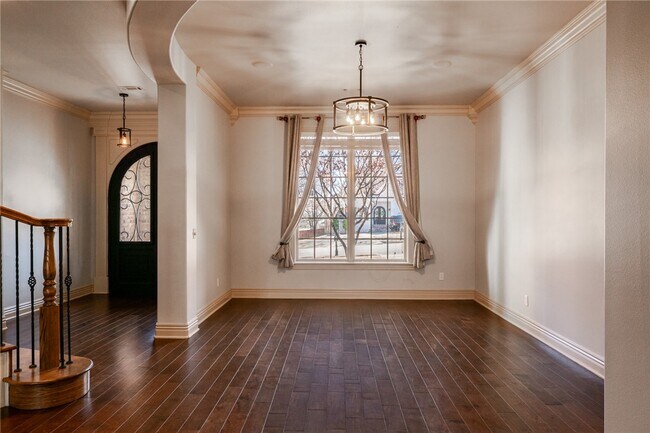 Building Photo - 5106 S Sloan Cir