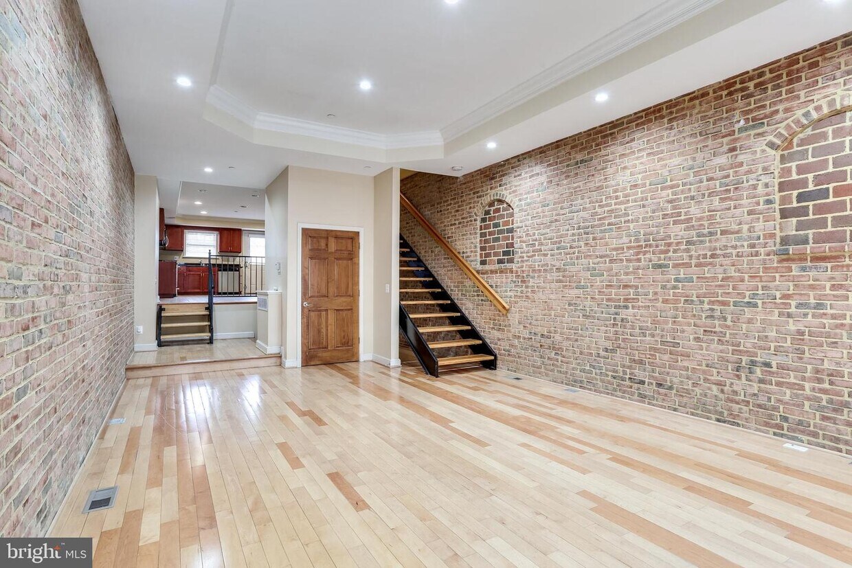 Foto principal - 810 S Lakewood Ave