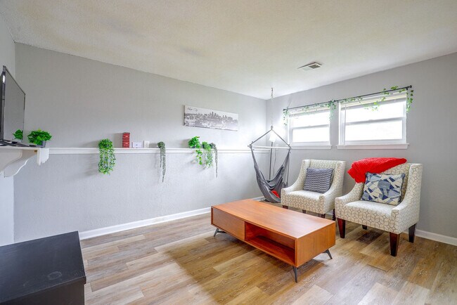 Foto del edificio - 1013 E Huntington Pl