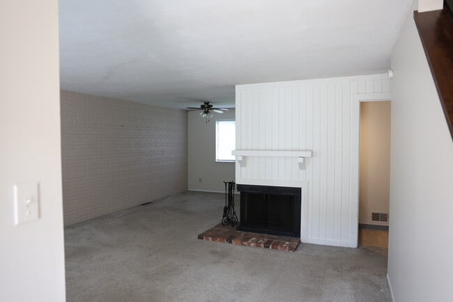 Living Space - 3164 Cheltenham Ct