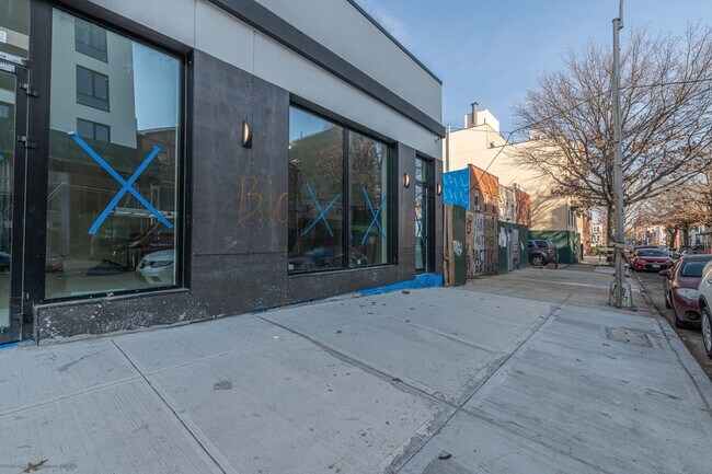 Building Photo - 503 Evergreen Ave